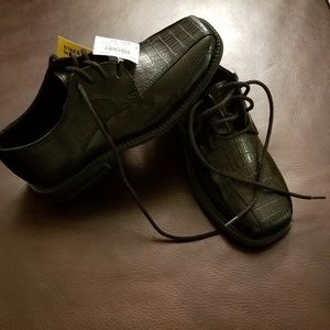 Kids dress shoes